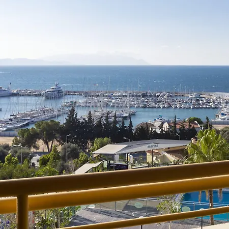 מלון Suhan Seaport קוסדסי