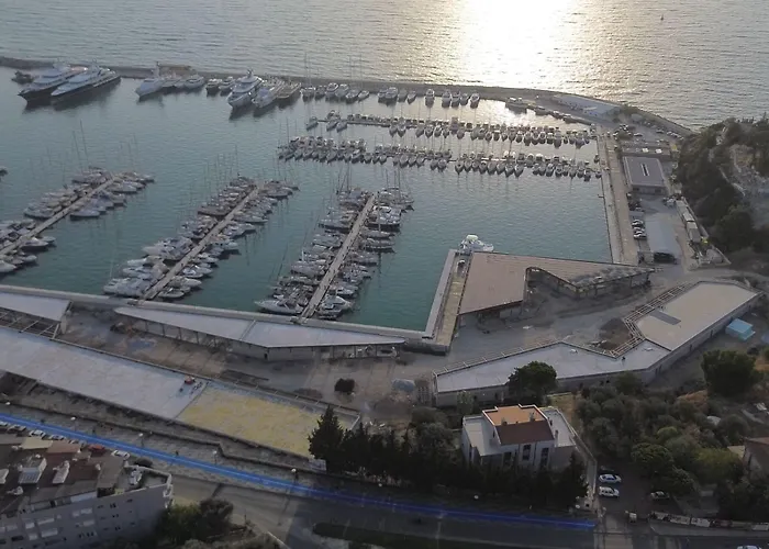 Suhan Seaport Hotell Kusadası