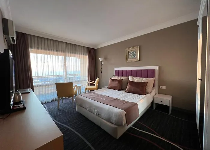 Suhan Seaport 4* Кушадасы