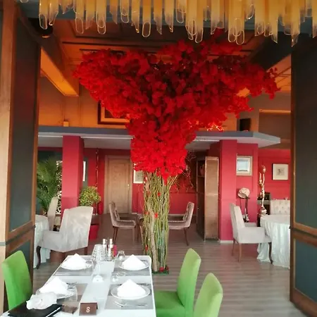 מלון Suhan Seaport 4*