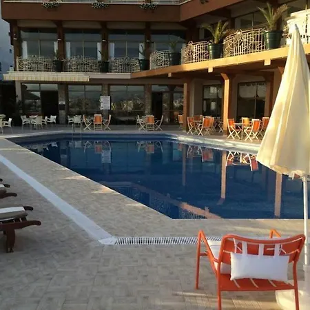 מלון Suhan Seaport 4*