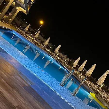 Suhan Seaport מלון