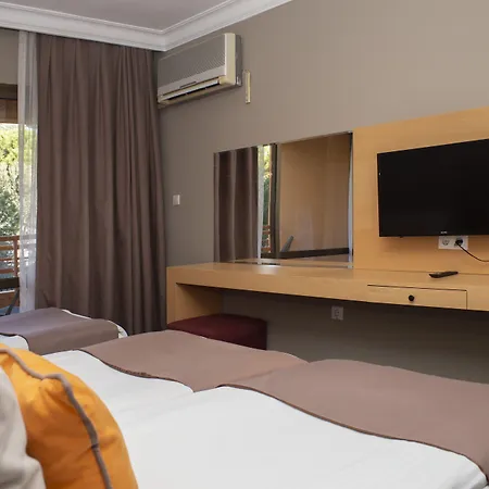 Suhan Seaport 4* קוסדסי