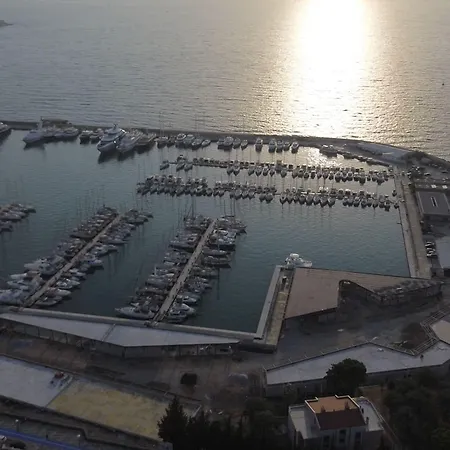 Suhan Seaport מלון